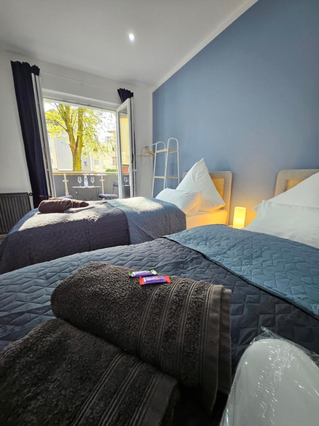 Modern Homes - Voll Ausgestatte Wohnung - Balkon - Hotelbetten - 4K Tv - Wlan Moers Zewnętrze zdjęcie