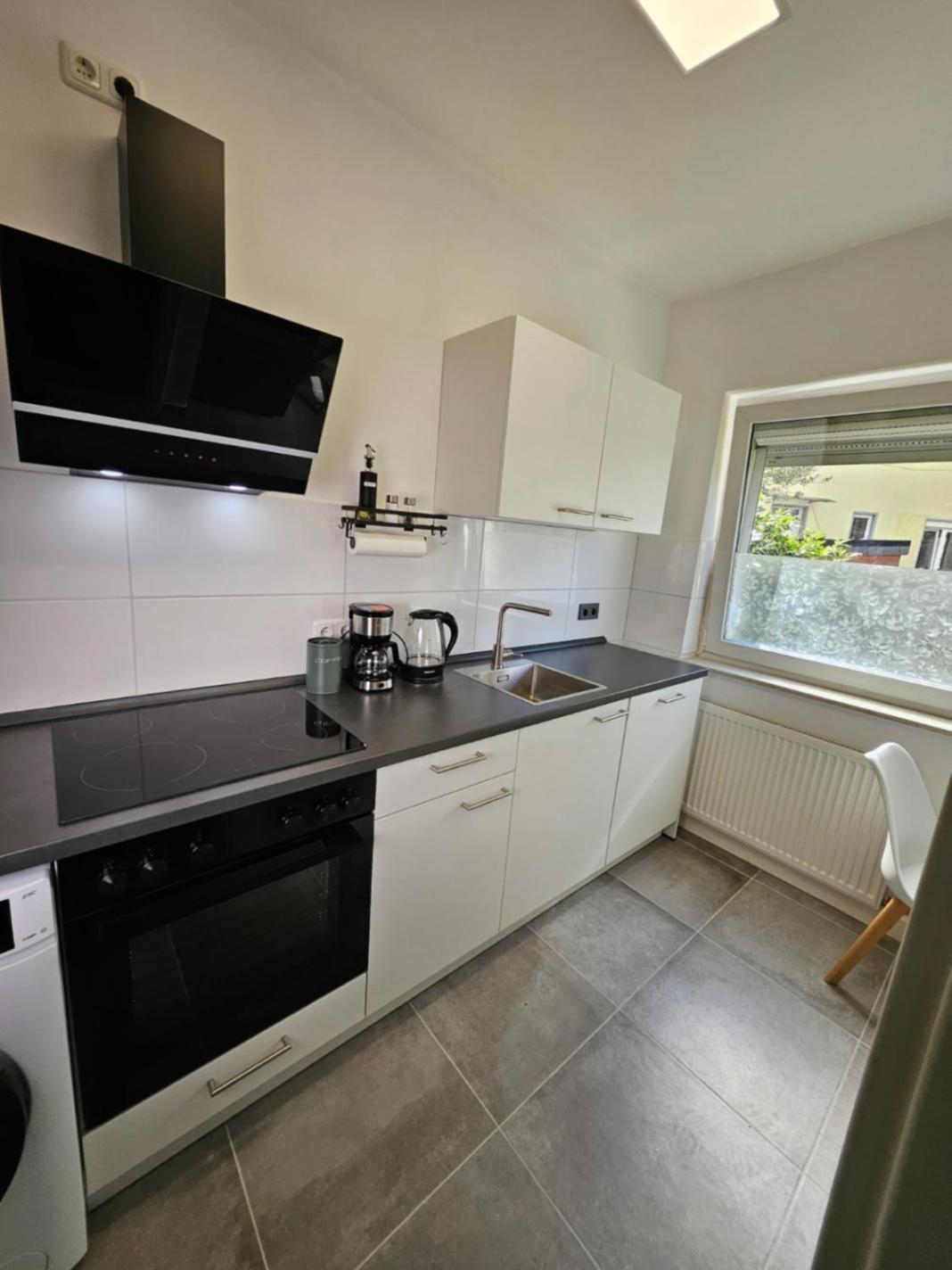 Modern Homes - Voll Ausgestatte Wohnung - Balkon - Hotelbetten - 4K Tv - Wlan Moers Zewnętrze zdjęcie