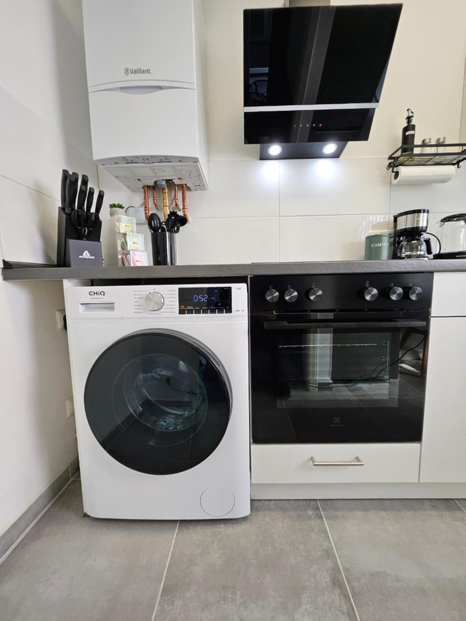 Modern Homes - Voll Ausgestatte Wohnung - Balkon - Hotelbetten - 4K Tv - Wlan Moers Zewnętrze zdjęcie