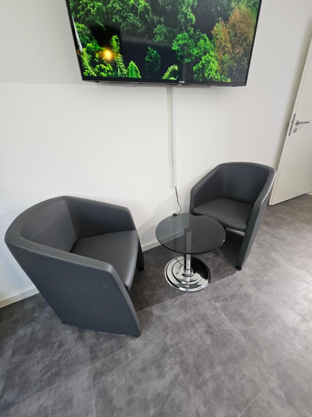 Modern Homes - Voll Ausgestatte Wohnung - Balkon - Hotelbetten - 4K Tv - Wlan Moers Zewnętrze zdjęcie