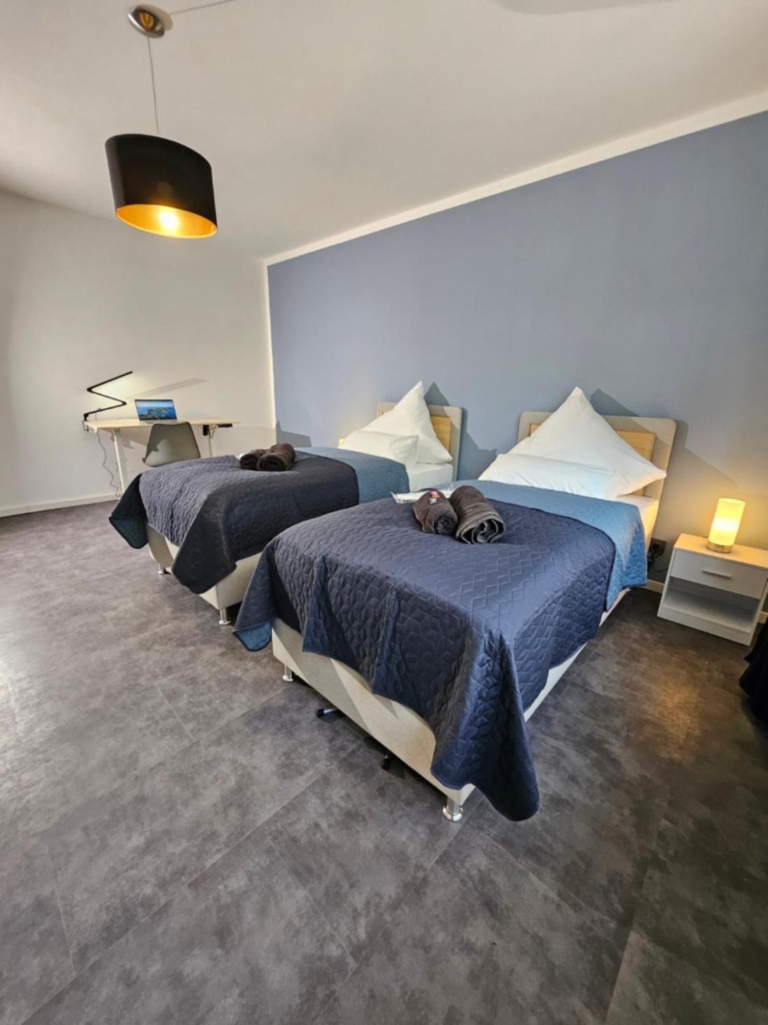 Modern Homes - Voll Ausgestatte Wohnung - Balkon - Hotelbetten - 4K Tv - Wlan Moers Zewnętrze zdjęcie