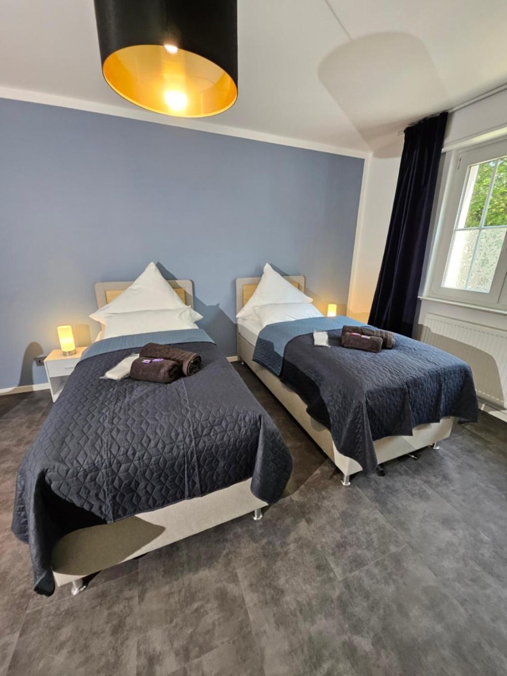Modern Homes - Voll Ausgestatte Wohnung - Balkon - Hotelbetten - 4K Tv - Wlan Moers Zewnętrze zdjęcie